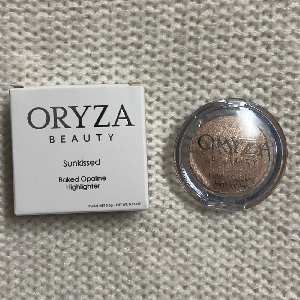 Oryza Beauty Sunkissed Highlighter